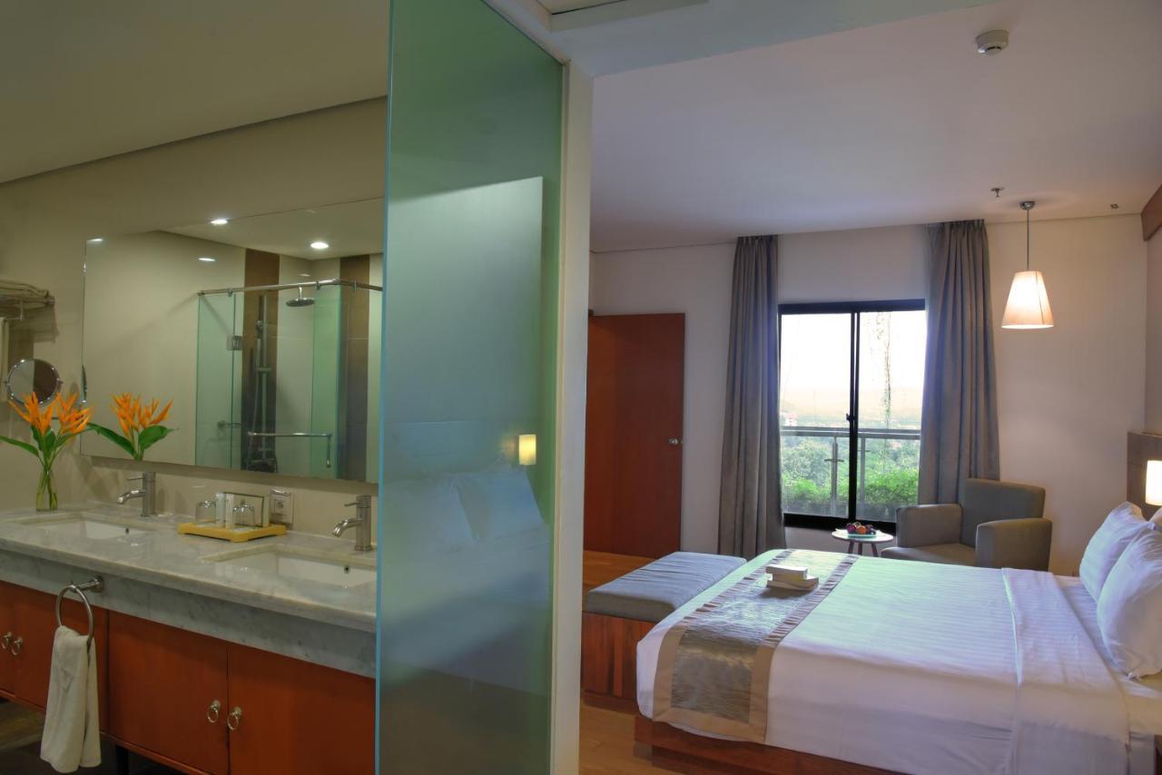 Oak Tree Emerald Hotel & Coventions Semarang Kültér fotó