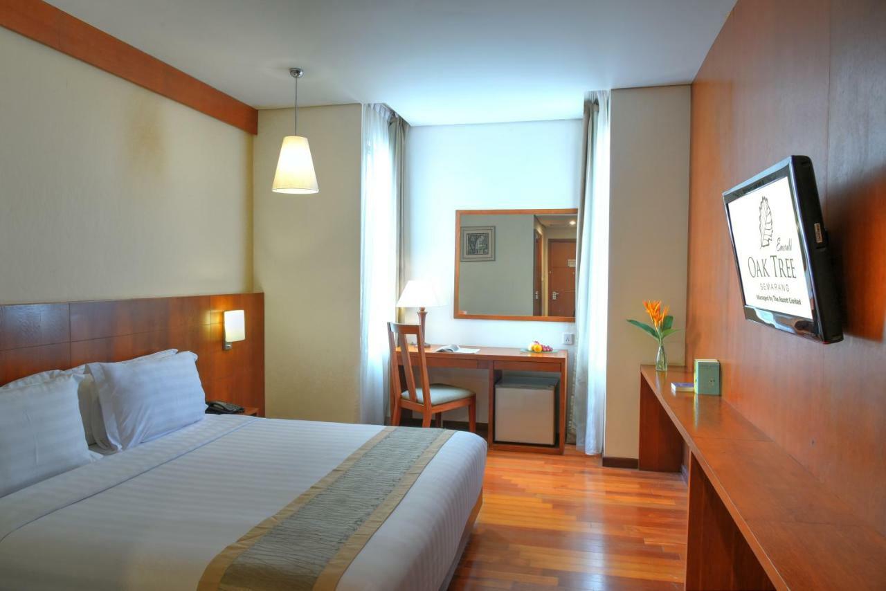 Oak Tree Emerald Hotel & Coventions Semarang Kültér fotó