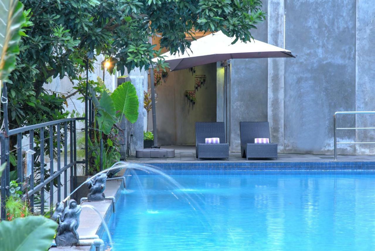 Oak Tree Emerald Hotel & Coventions Semarang Kültér fotó